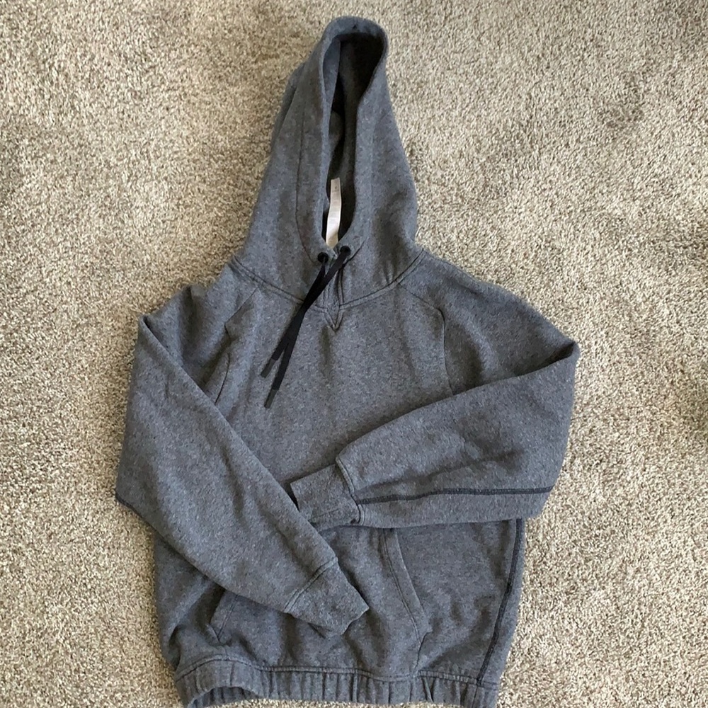 Lululemon Hoodie Grey size 4 mint condition!